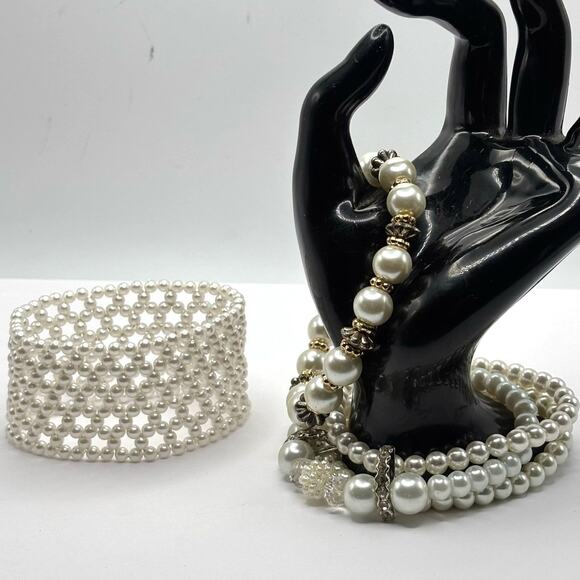 other Jewelry - Vintage Pearl Bracelet Bundle